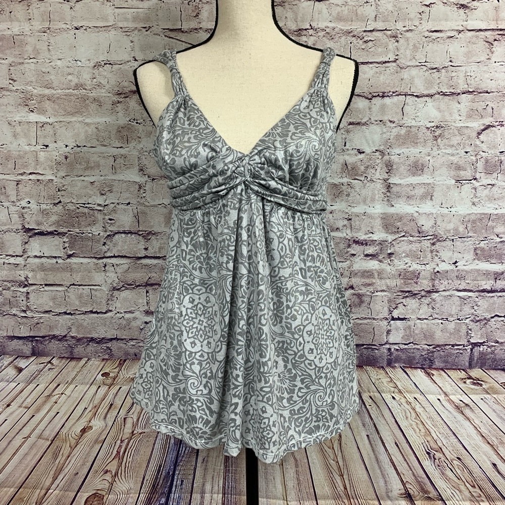 New York & Company Gray Floral Metallic Sleeveless Top
